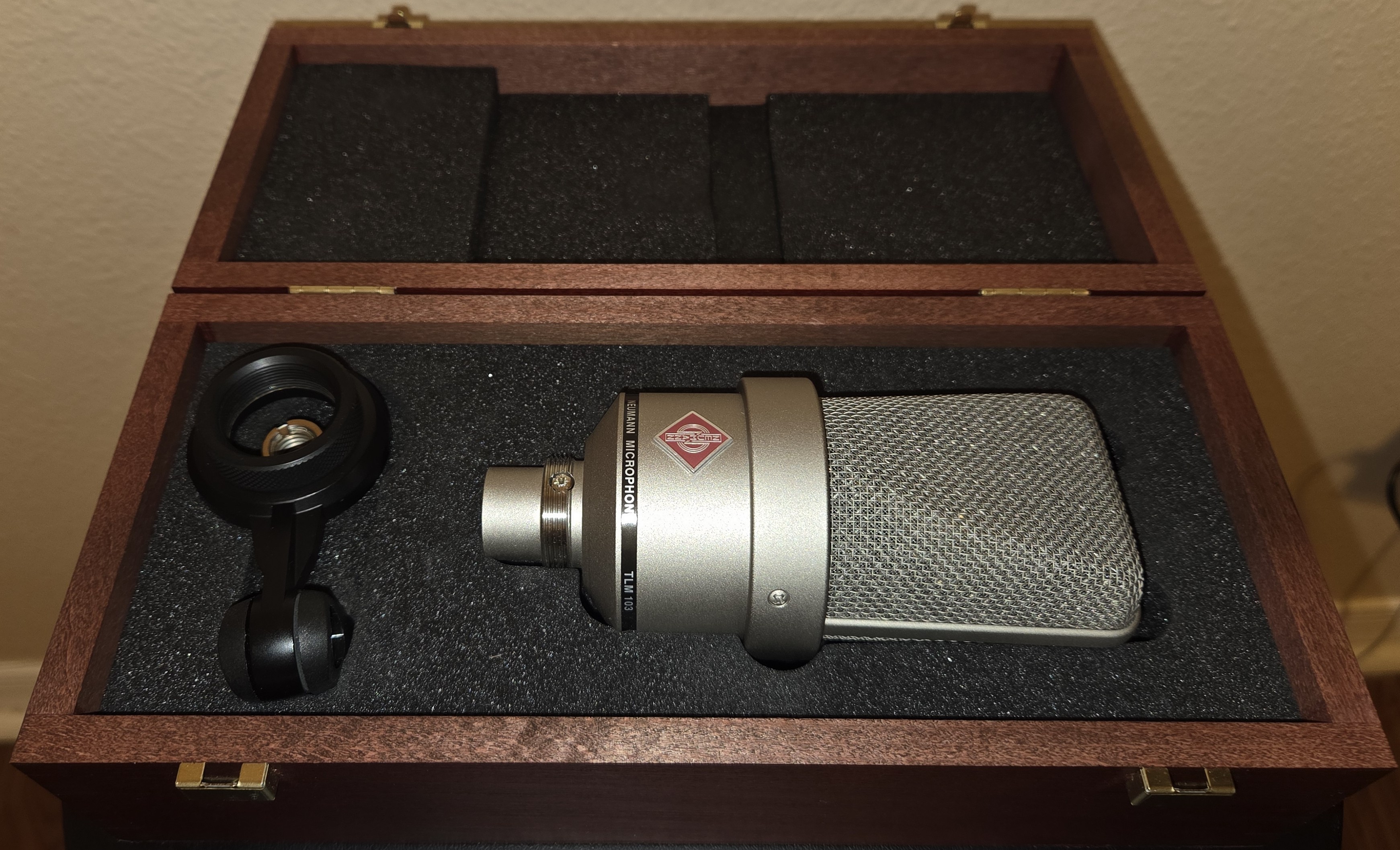 Neumann TLM-103